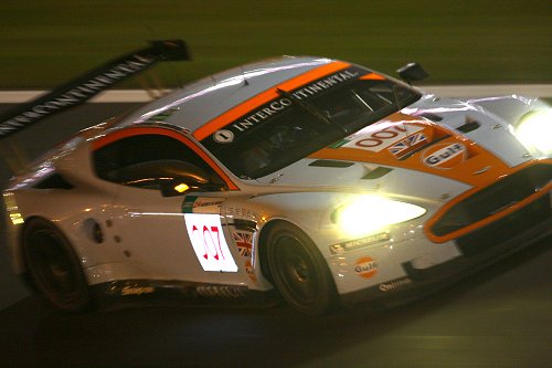 Heinz Harald Frentzen in de 007 Aston Martin